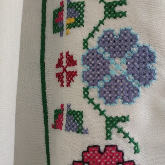 FARM Rio Embroidered Boho Peasant Blouse - Picture 7 of 8